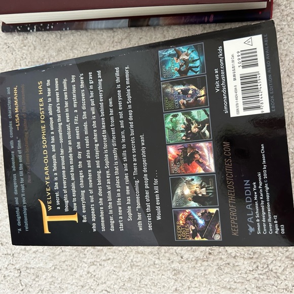 Set of 2 - Fiction Young Adult Books - Picture 6 of 12